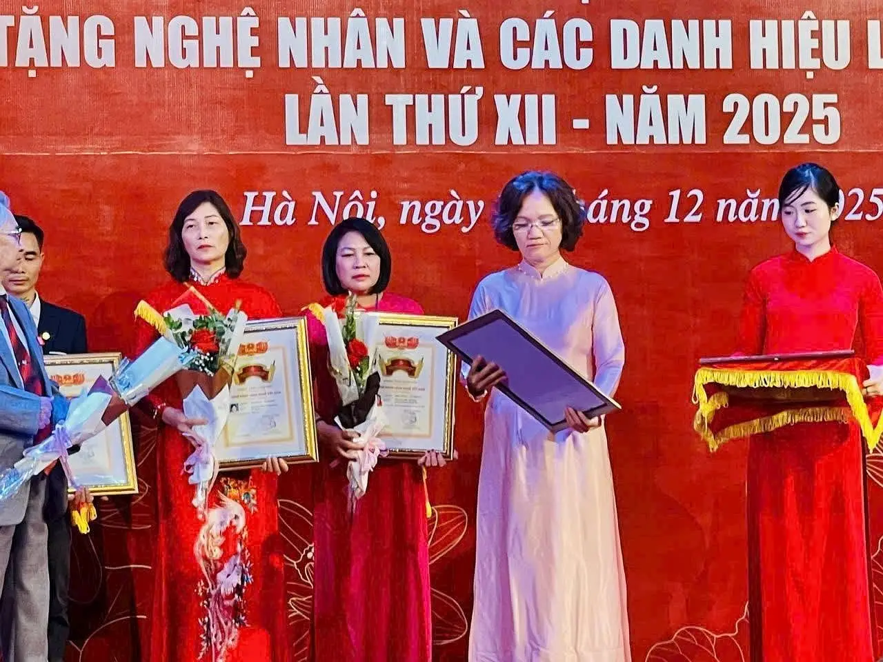TỪ SỢI TƠ QUÊ HƯƠNG ĐẾN HÀNH TRÌNH VÌ NGƯỜI YẾU THẾ
